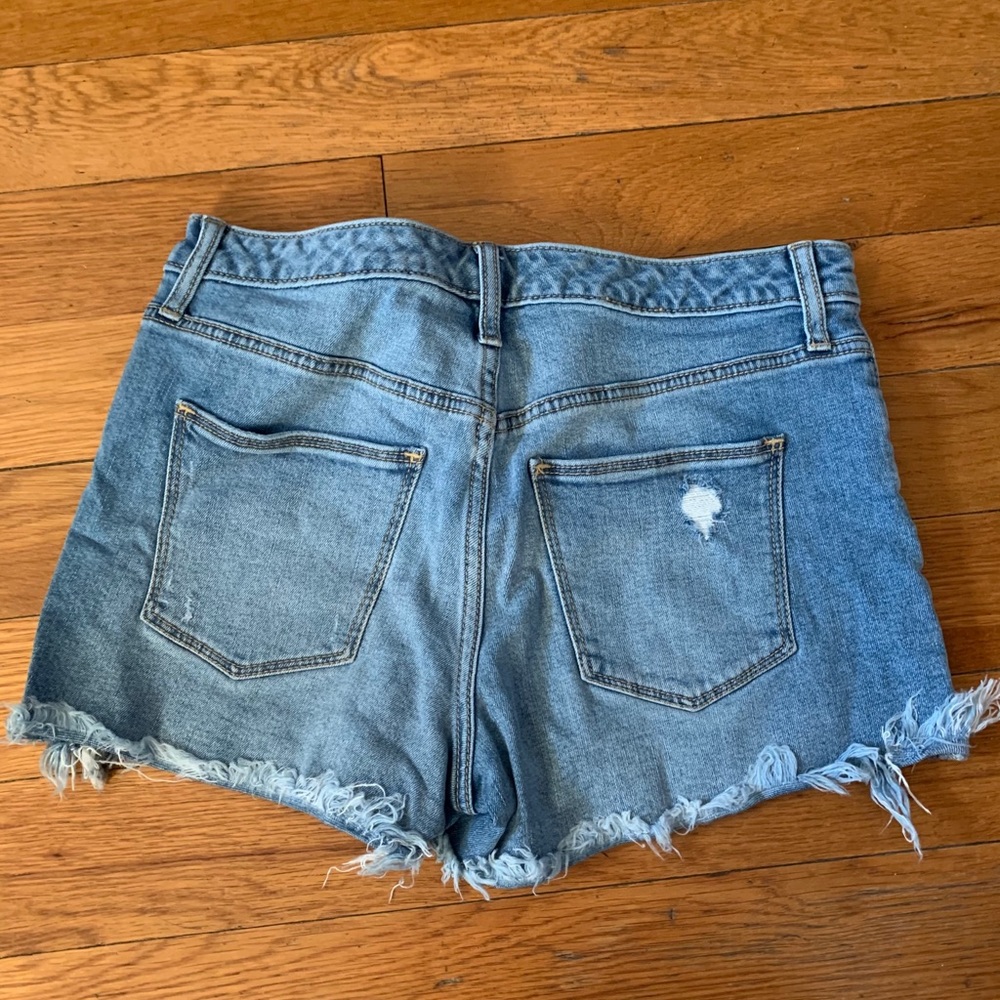 Universal Thread - High Rise Distressed Jean Short - Picture 7 of 8
